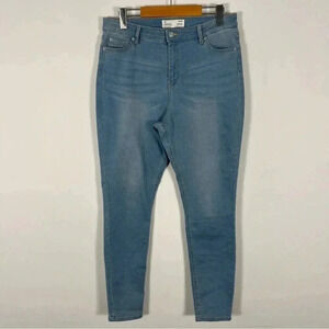 Y2K Style Eighty Two Denim Jeggings Light Wash Skinny Fit 💕